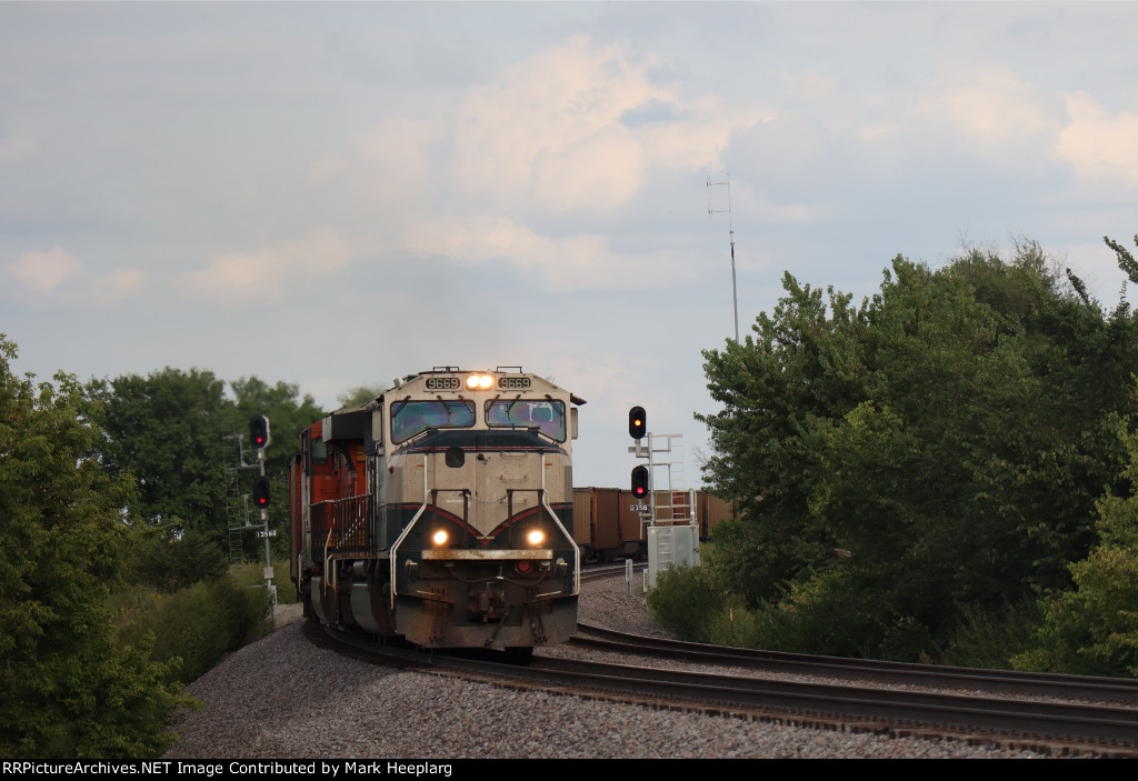 BNSF 9669